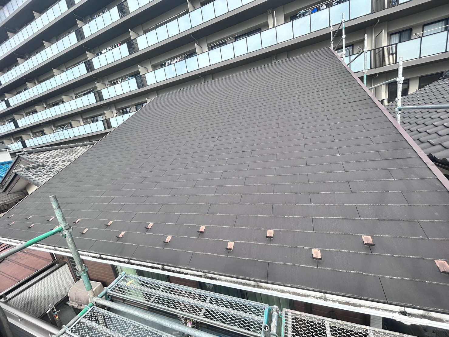 さいたま市で屋根の遮熱効果も併せて太陽光/蓄電池を設置